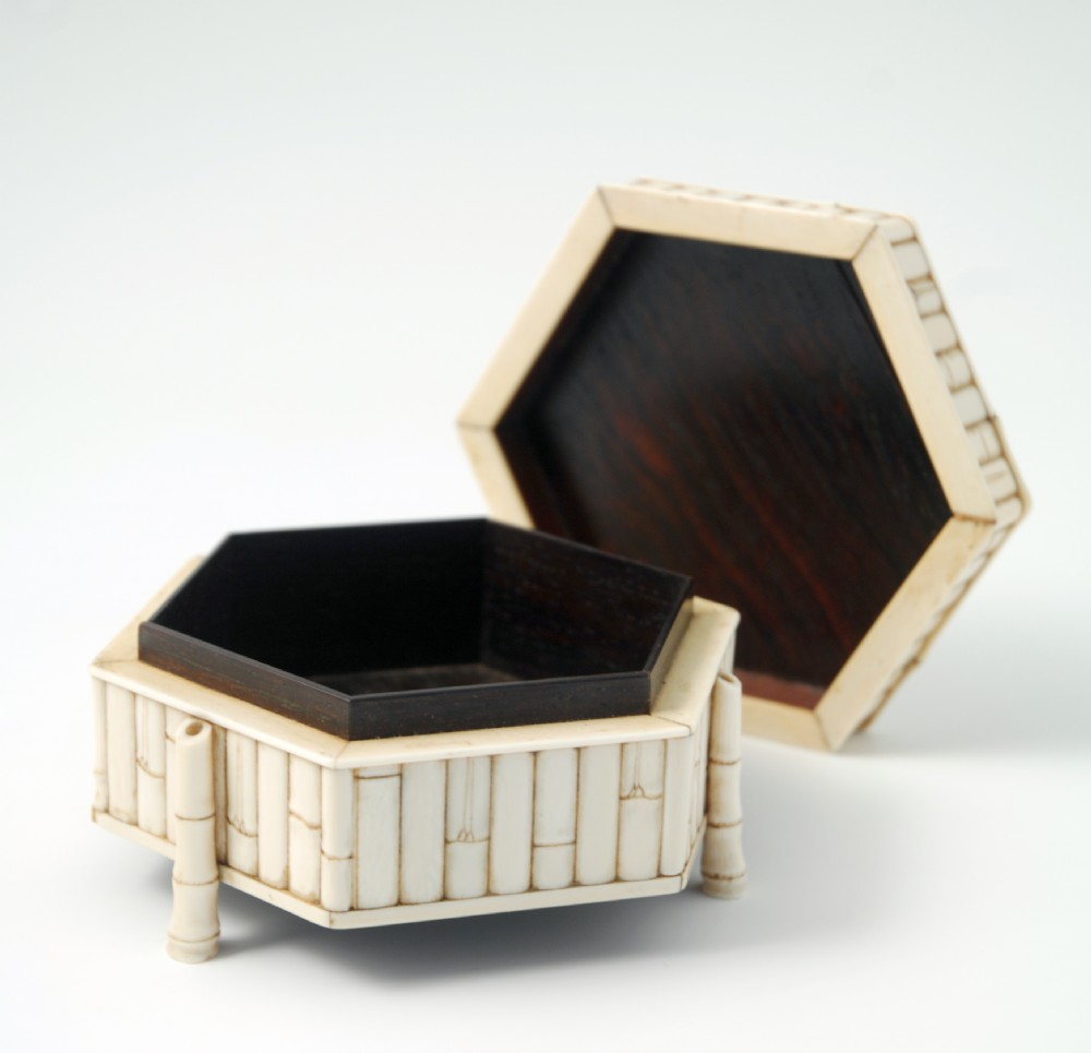 EXQUISITE JAPANESE IVORY & SHIBAYAMA LIDDED BOX View IV