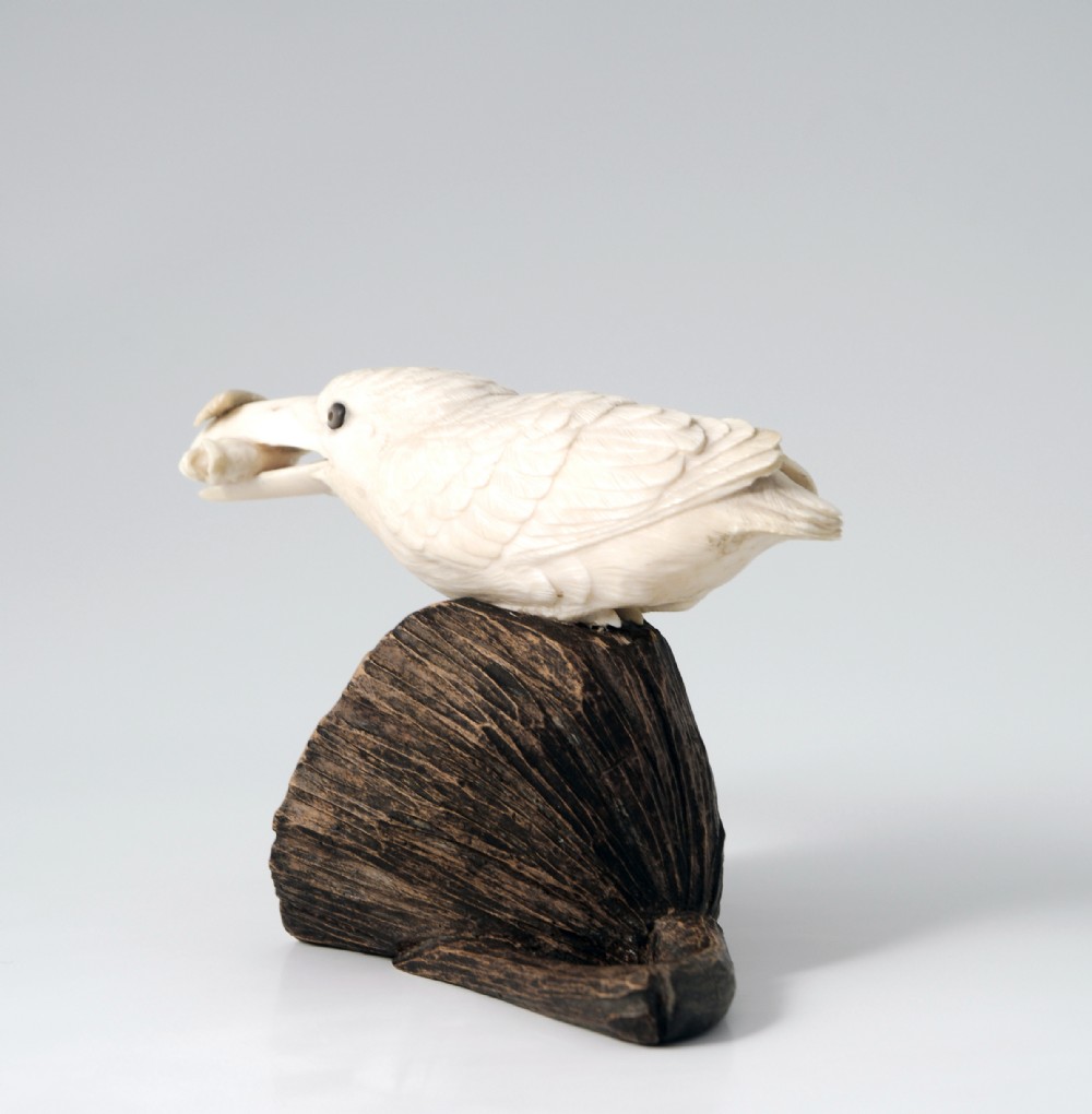 FANTASTIC QUALITY JAPANESE OKIMONO KINGFISHER ON SEED POD MEIJI View VII