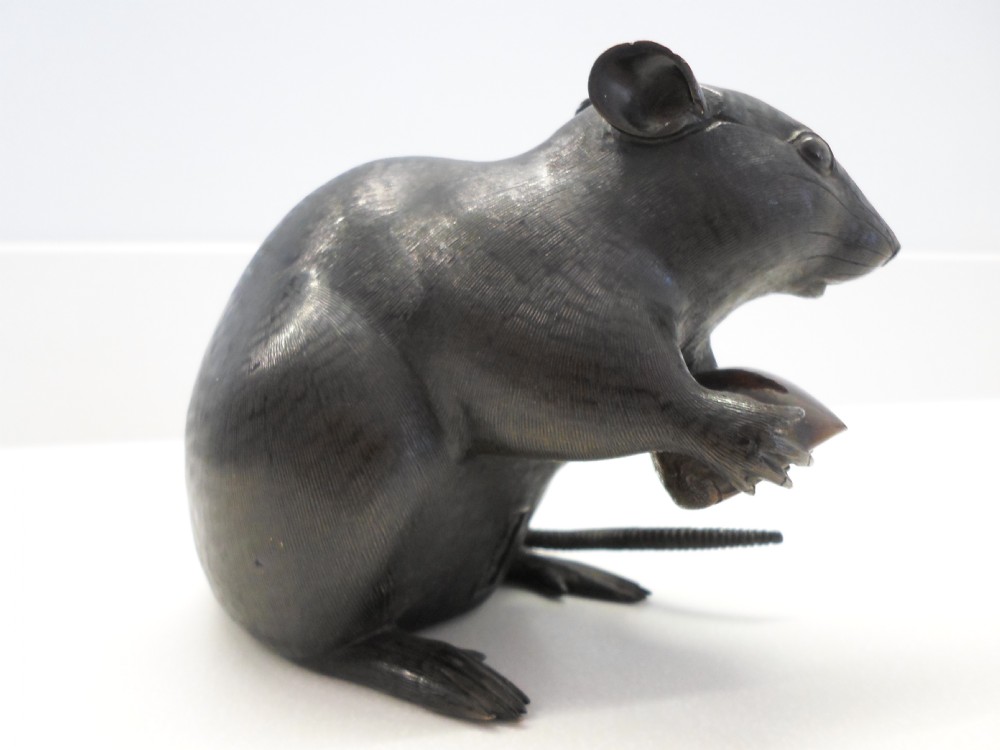 LARGE FINE QUALITY JAPANESE BRONZE OKIMONO RAT  View II