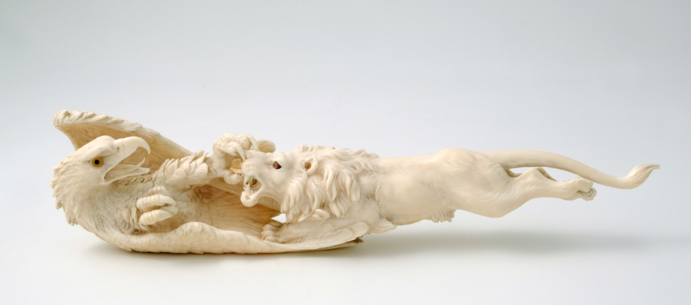 FINE QUALITY JAPANESE IVORY OKIMONO LION AND EAGLE
