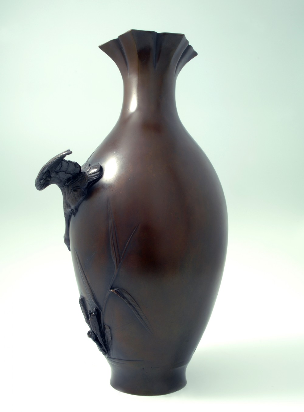 LARGE JAPANESE BRONZE FLYING GOOSE VASE SIGNED View III