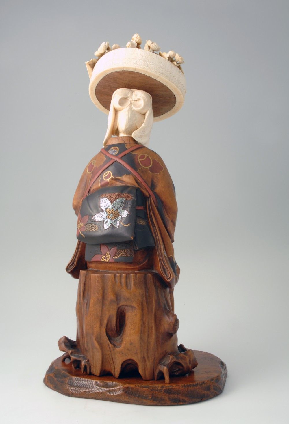 CHARMING JAPANESE WOOD AND IVORY OKIMONO FLOWER SELLER View VI
