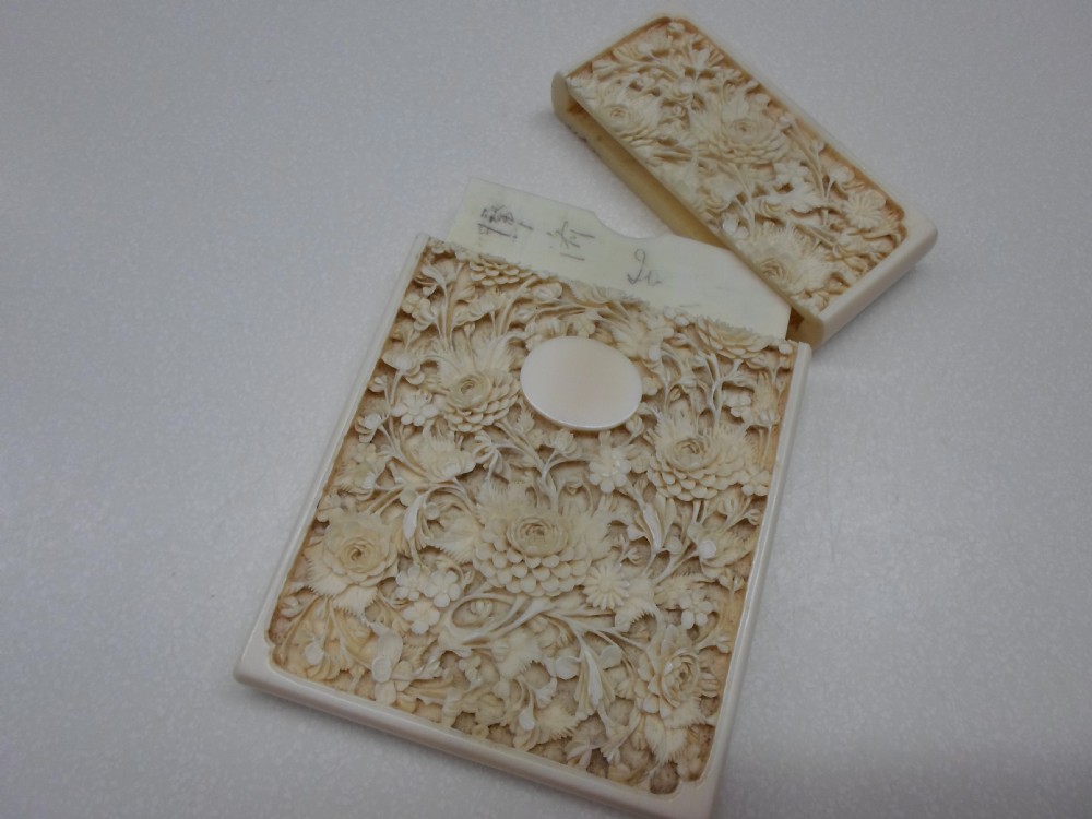 FABULOUS QUALITY 19TH CENTURY CHINESE IVORY CARD CASE  View V