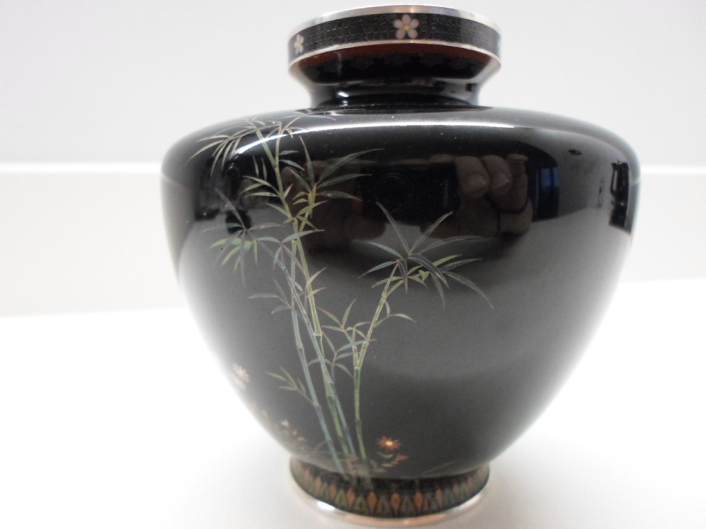 GOLD WIRE JAPANESE CLOISONNE VASE MEIJI PERIOD View III