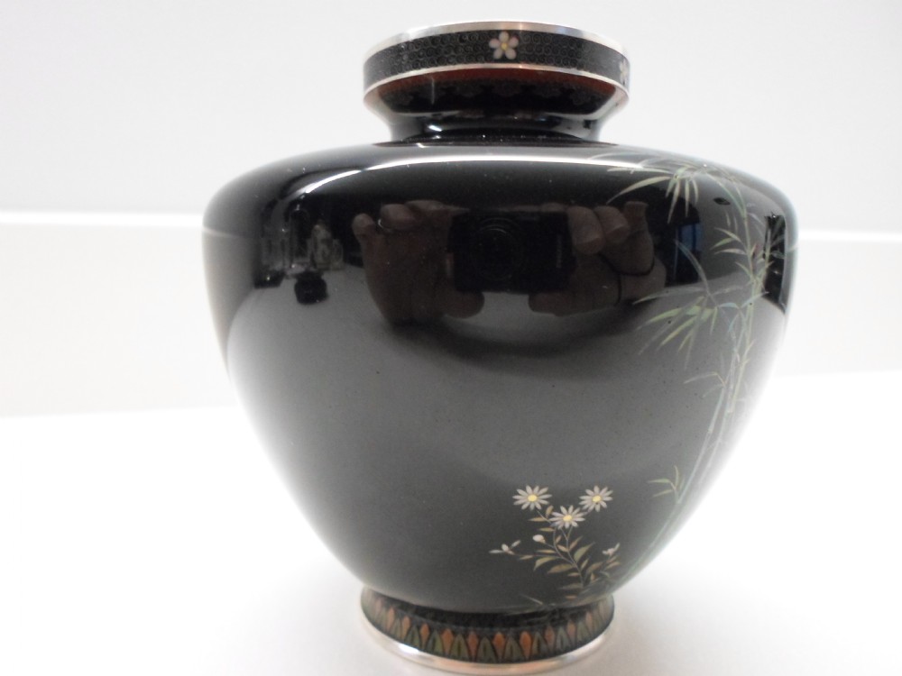 GOLD WIRE JAPANESE CLOISONNE VASE MEIJI PERIOD View IV
