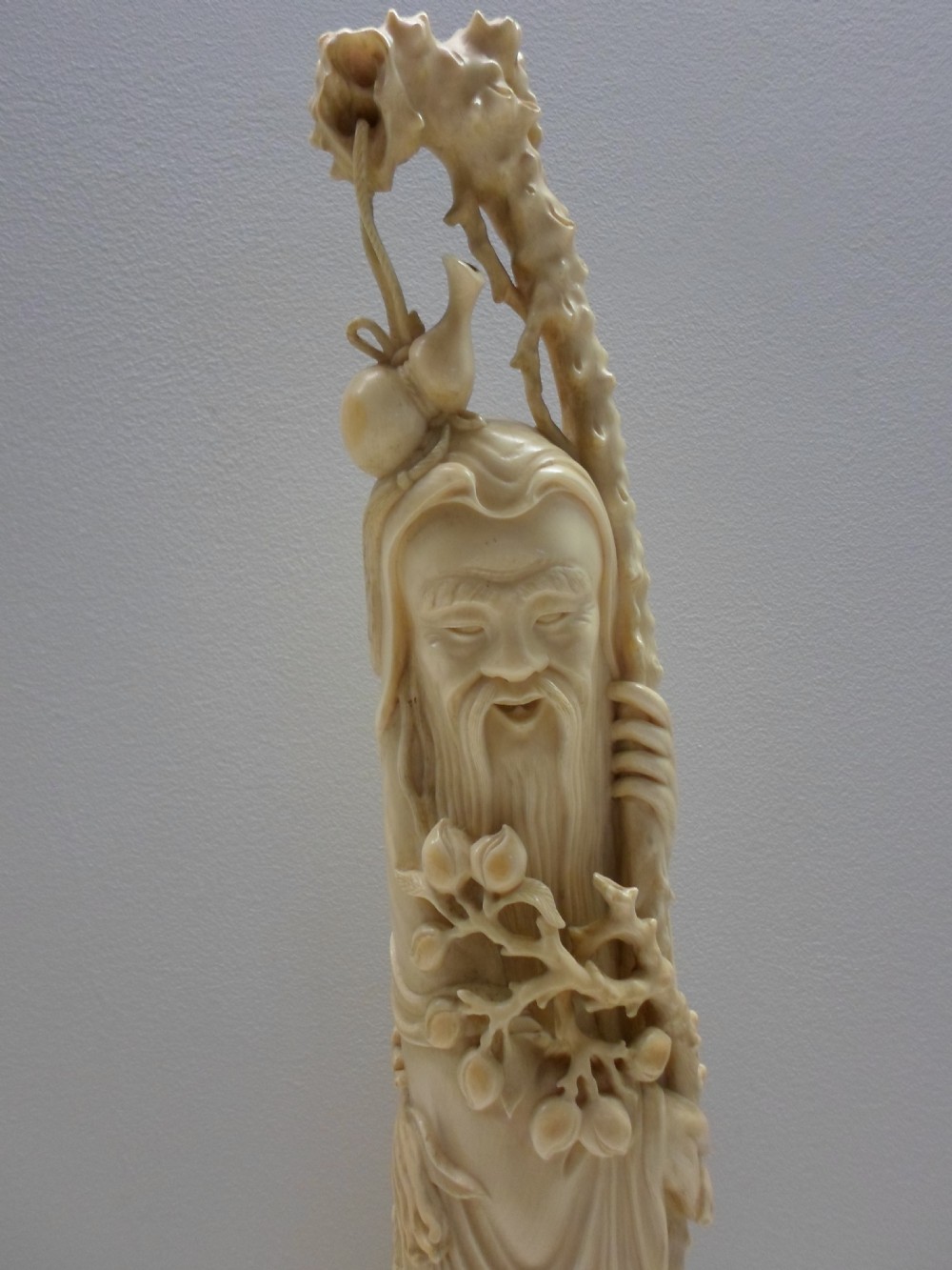 VERY LARGE CHINESE IVORY FIGURE SHOU LAO AND HIS ATTENDANT  View III