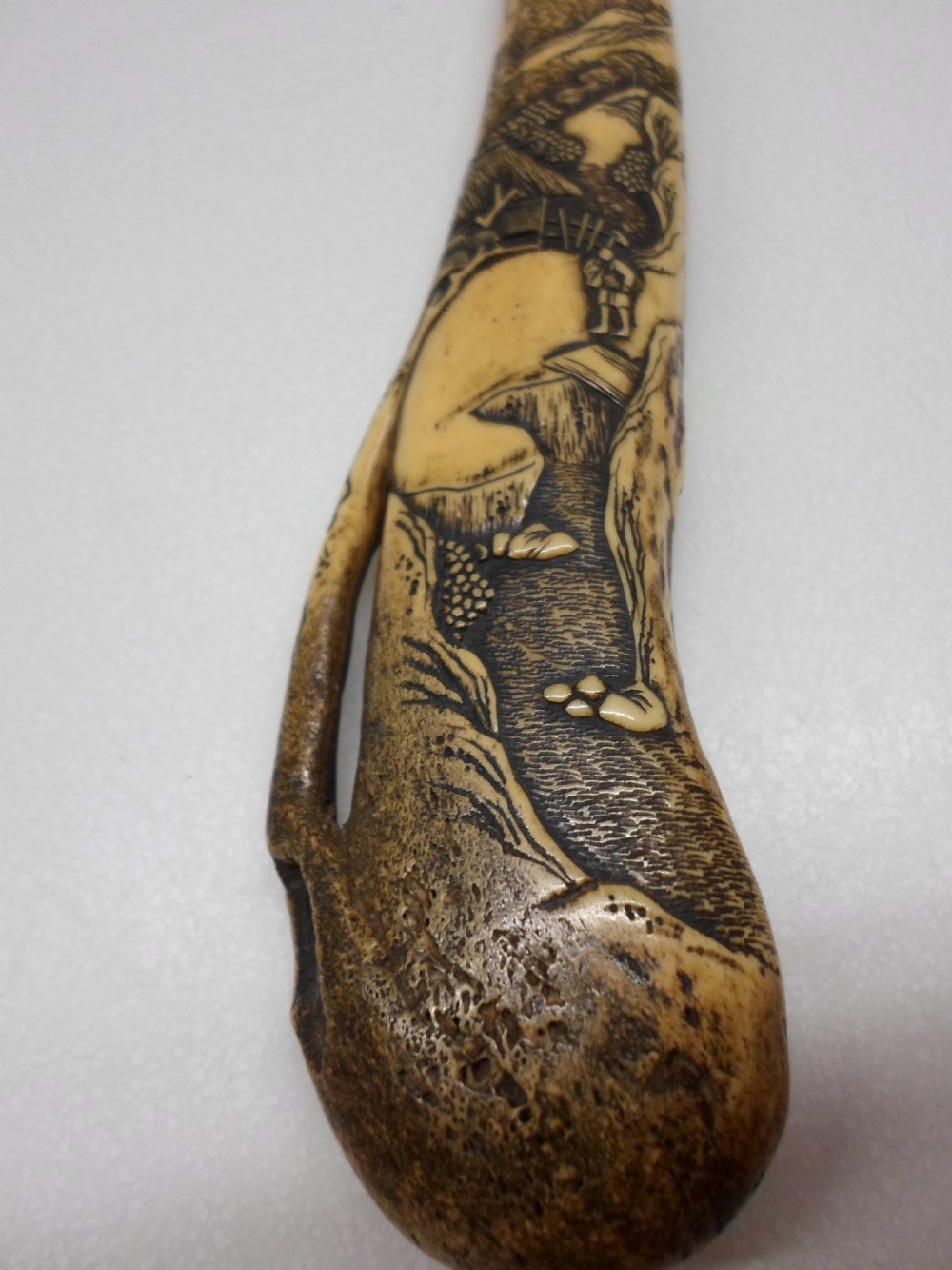 FINE QUALITY JAPANESE STAG ANTLER KISERUZUTSU (PIPE CASE) View VIII