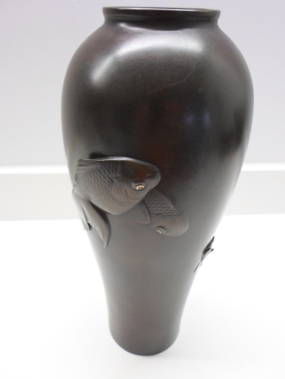 LARGE JAPANESE BRONZE FIGHTING FISH VASE BY CHIKATOSHI View VI