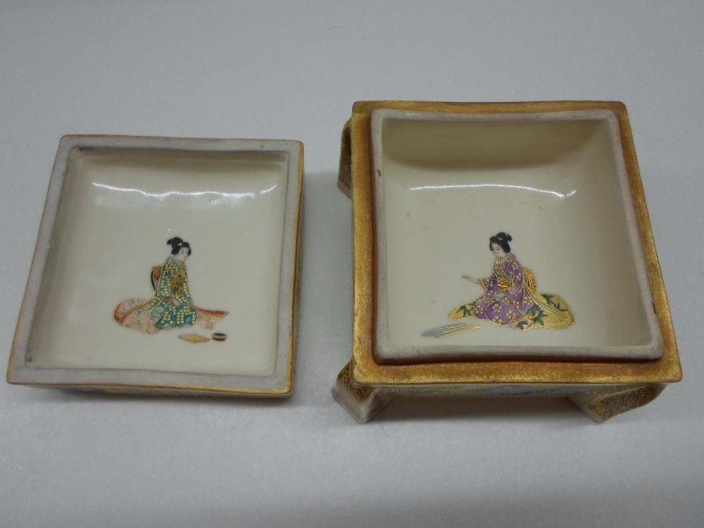 JAPANESE SATSUMA KOGO (LIDDED BOX) SIGNED MEIJI PERIOD View VI