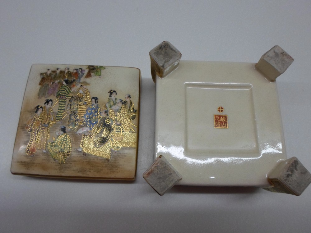 JAPANESE SATSUMA KOGO (LIDDED BOX)SIGNED MEIJI PERIOD View VIII