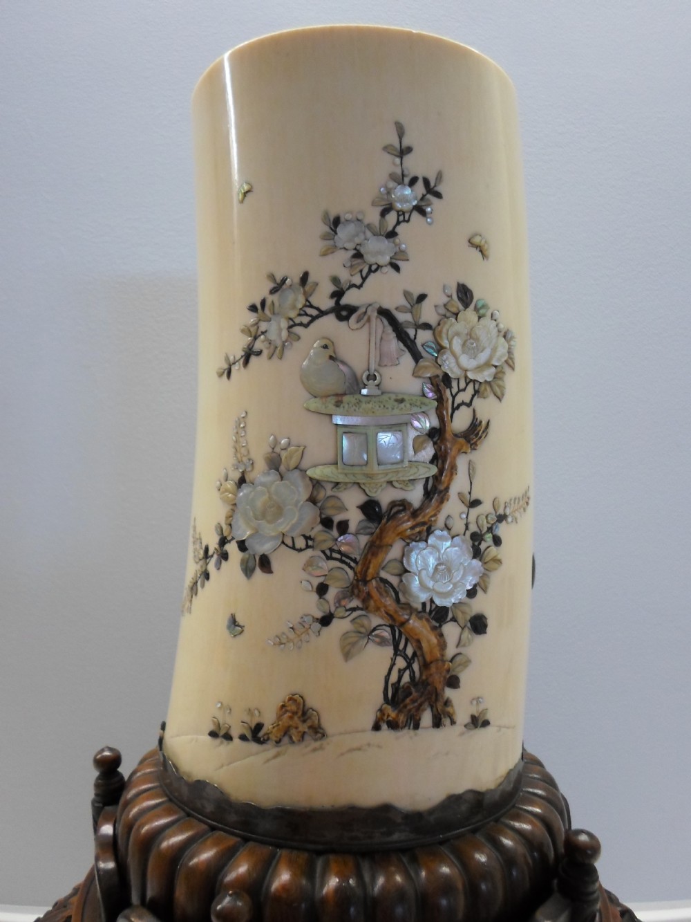 STUNNING LARGE JAPANESE SHIBAYAMA IVORY TUSK VASE ON STAND View IX