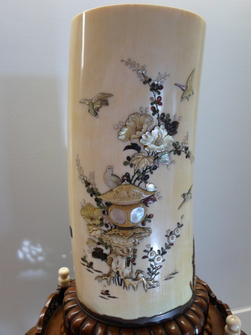 STUNNING HUGE JAPANESE SHIBAYAMA IVORY TUSK VASE ON STAND View IX