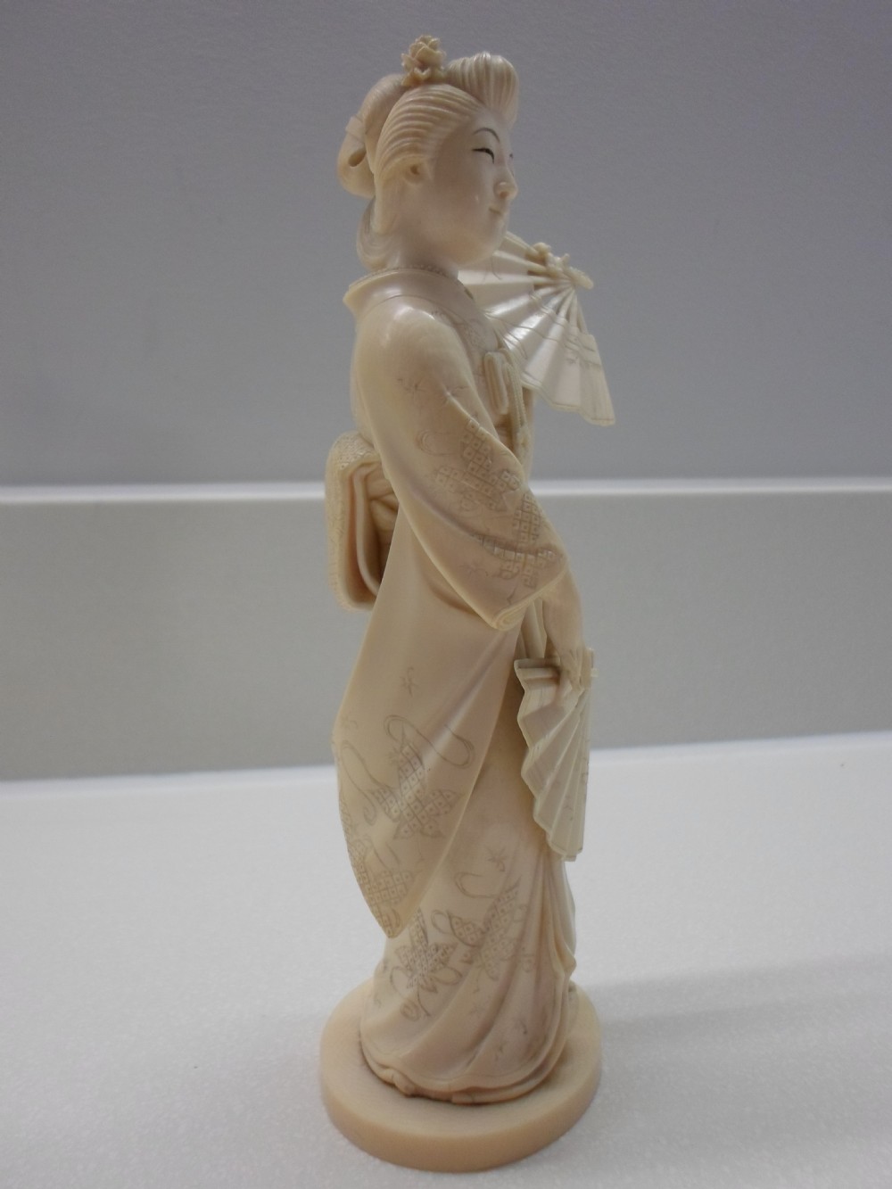 EXCEPTIONAL QUALITY JAPANESE IVORY BEAUTIFUL BIJIN 