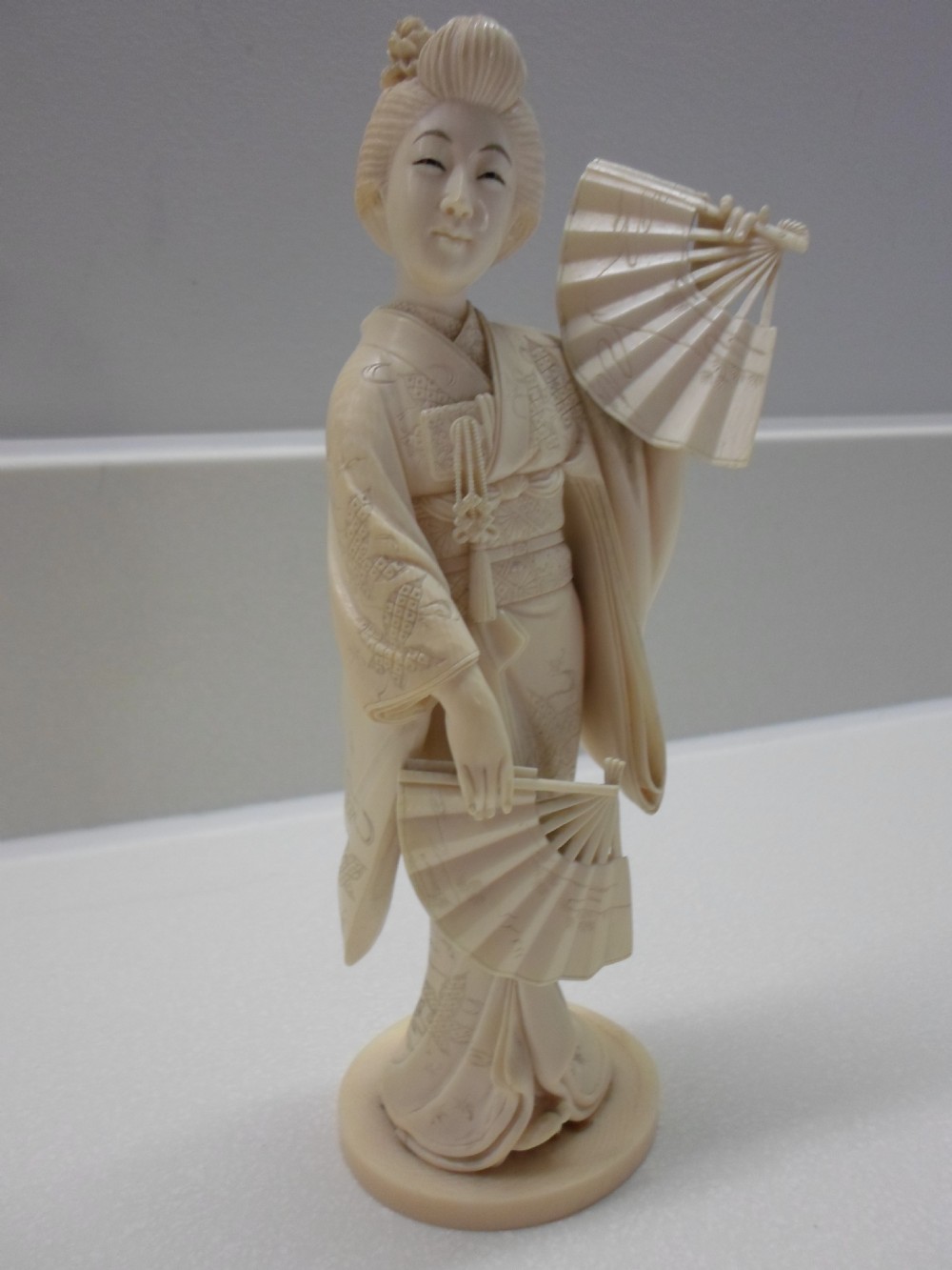EXCEPTIONAL QUALITY JAPANESE IVORY BEAUTIFUL BIJIN 