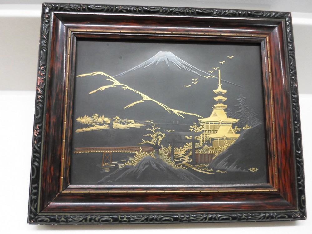 PAIR OF FRAMED JAPANESE KOMAI STYLE WALL PLAQUES View V