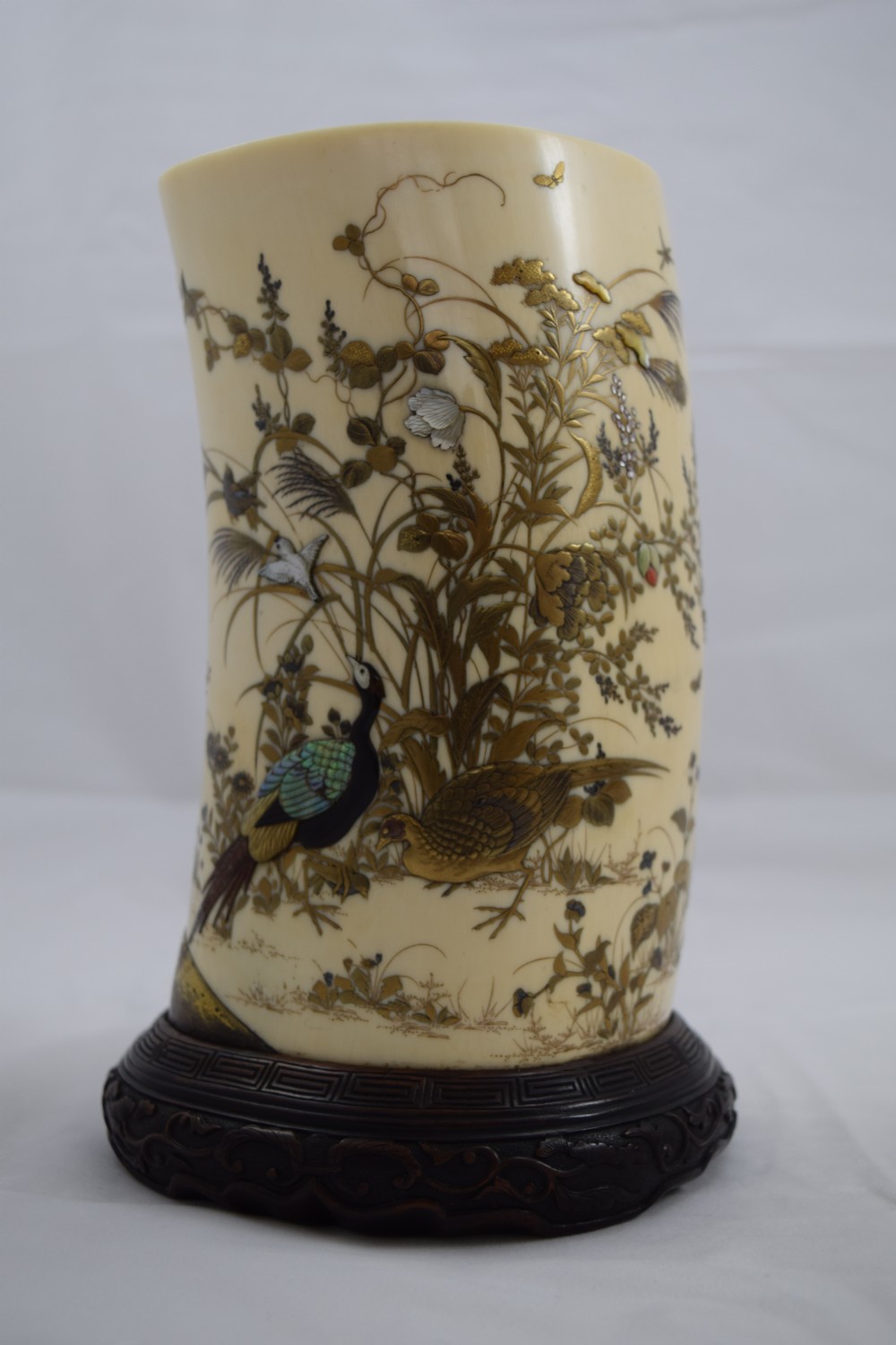 SUPERB PAIR OF JAPANESE IVORY GOLD LACQUER & SHIBAYAMA TUSK VASES View VII