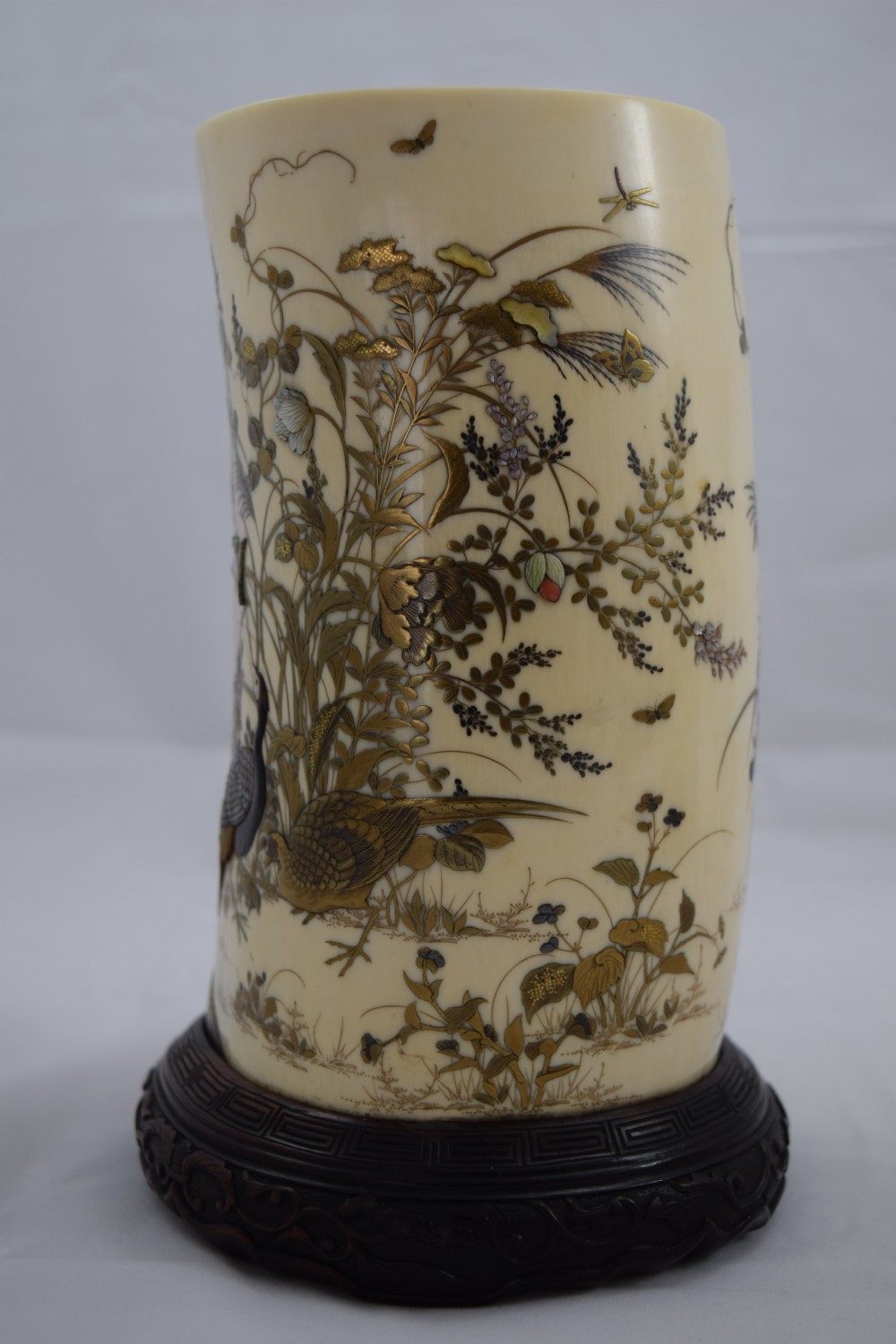 SUPERB PAIR OF JAPANESE IVORY GOLD LACQUER & SHIBAYAMA TUSK VASES View X