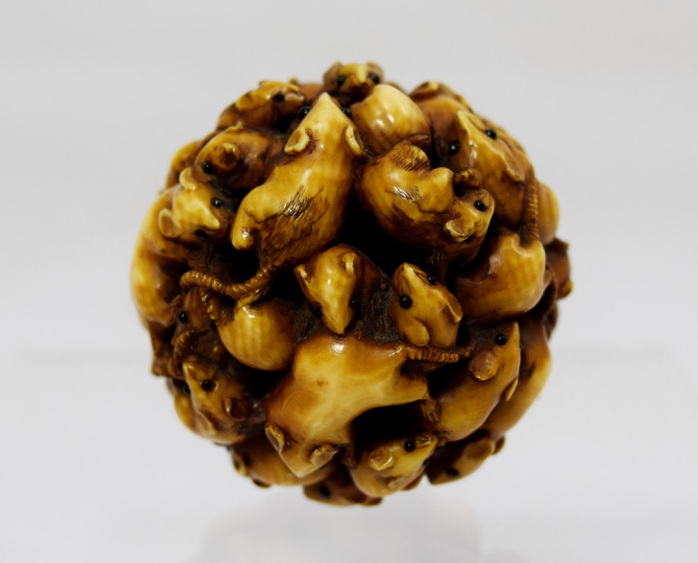 SUPERB QUALITY PIERCED IVORY RAT BALL OJIME 
