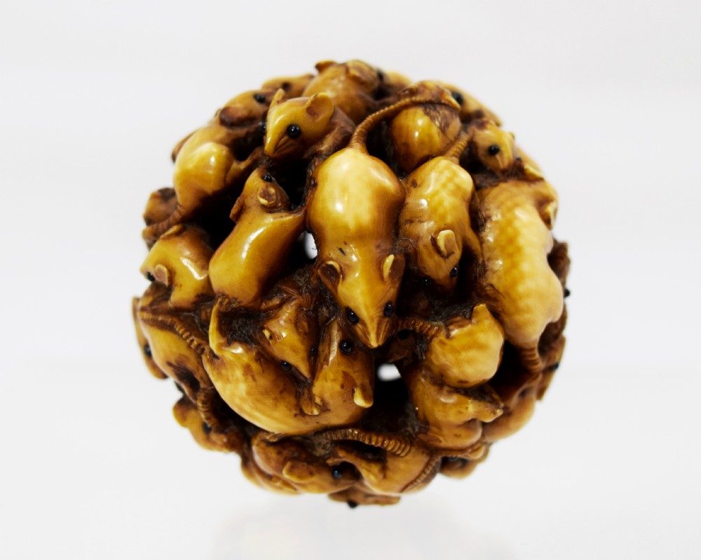 SUPERB QUALITY PIERCED IVORY RAT BALL OJIME 