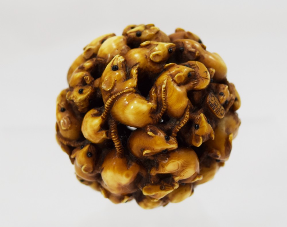 SUPERB QUALITY PIERCED IVORY RAT BALL OJIME 