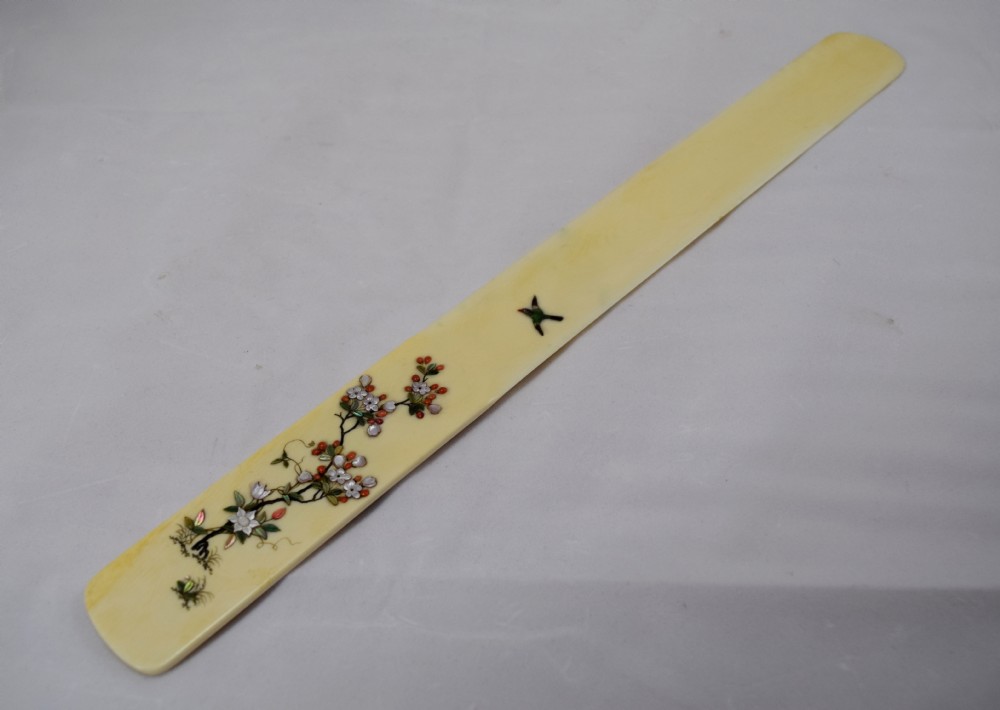 LARGE FINE QUALITY JAPANESE IVORY SHIBAYAMA PAGE TURNER View II