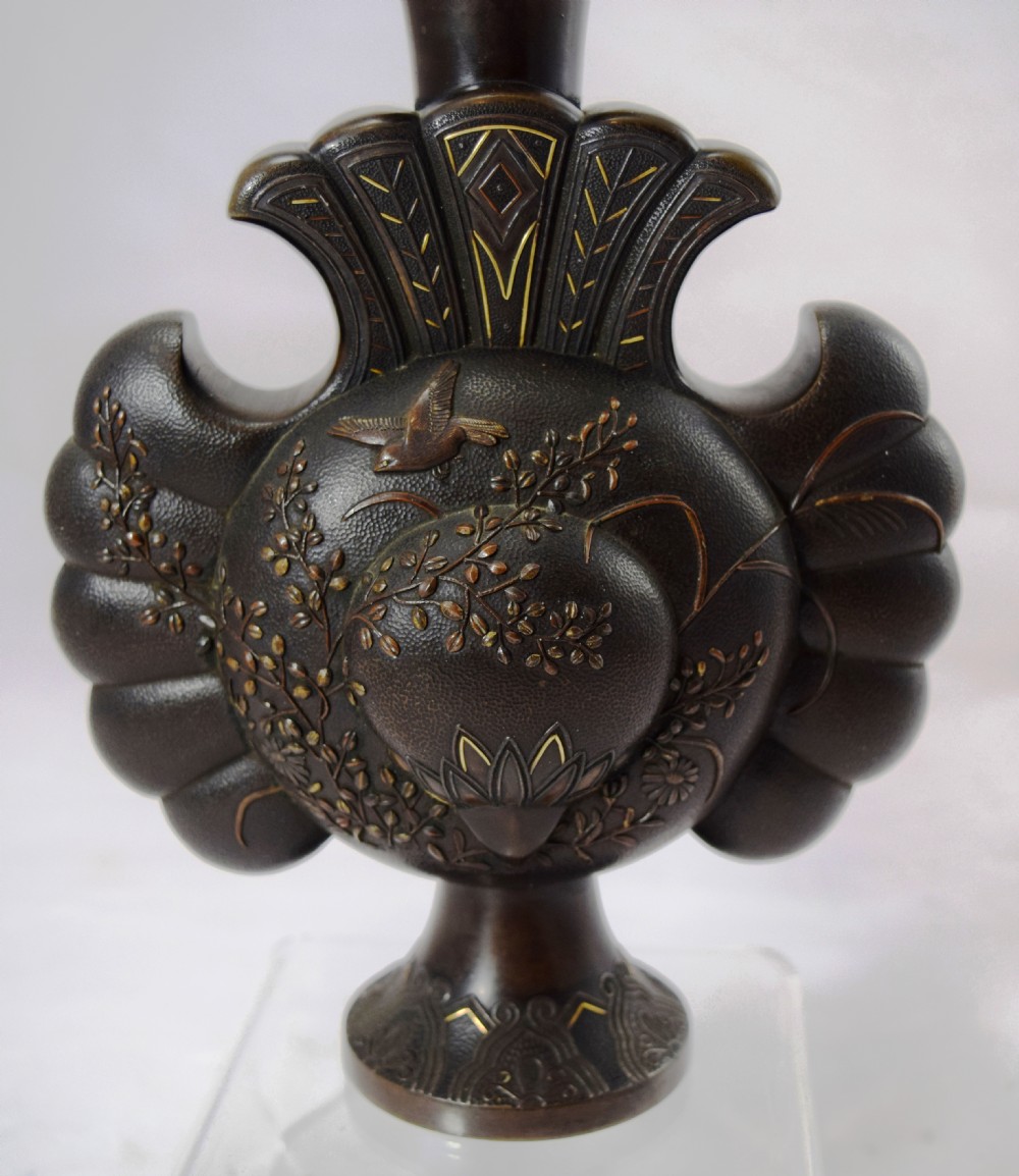 STYLISH AND UNUSUAL JAPANESE BRONZE ONLAID VASE View IV