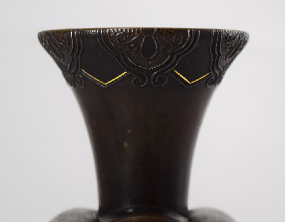 STYLISH AND UNUSUAL JAPANESE BRONZE ONLAID VASE View V