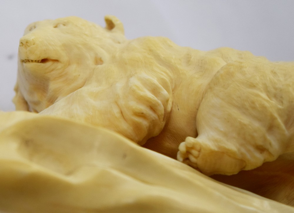 RARE LARGE JAPANESE IVORY TUSK BRIDGE OF BEARS MEIJI View VIII