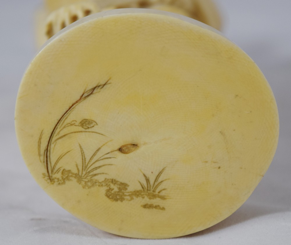 NICE QUALITY JAPANESE IVORY OKIMONO SHELL FISHERMAN View VI