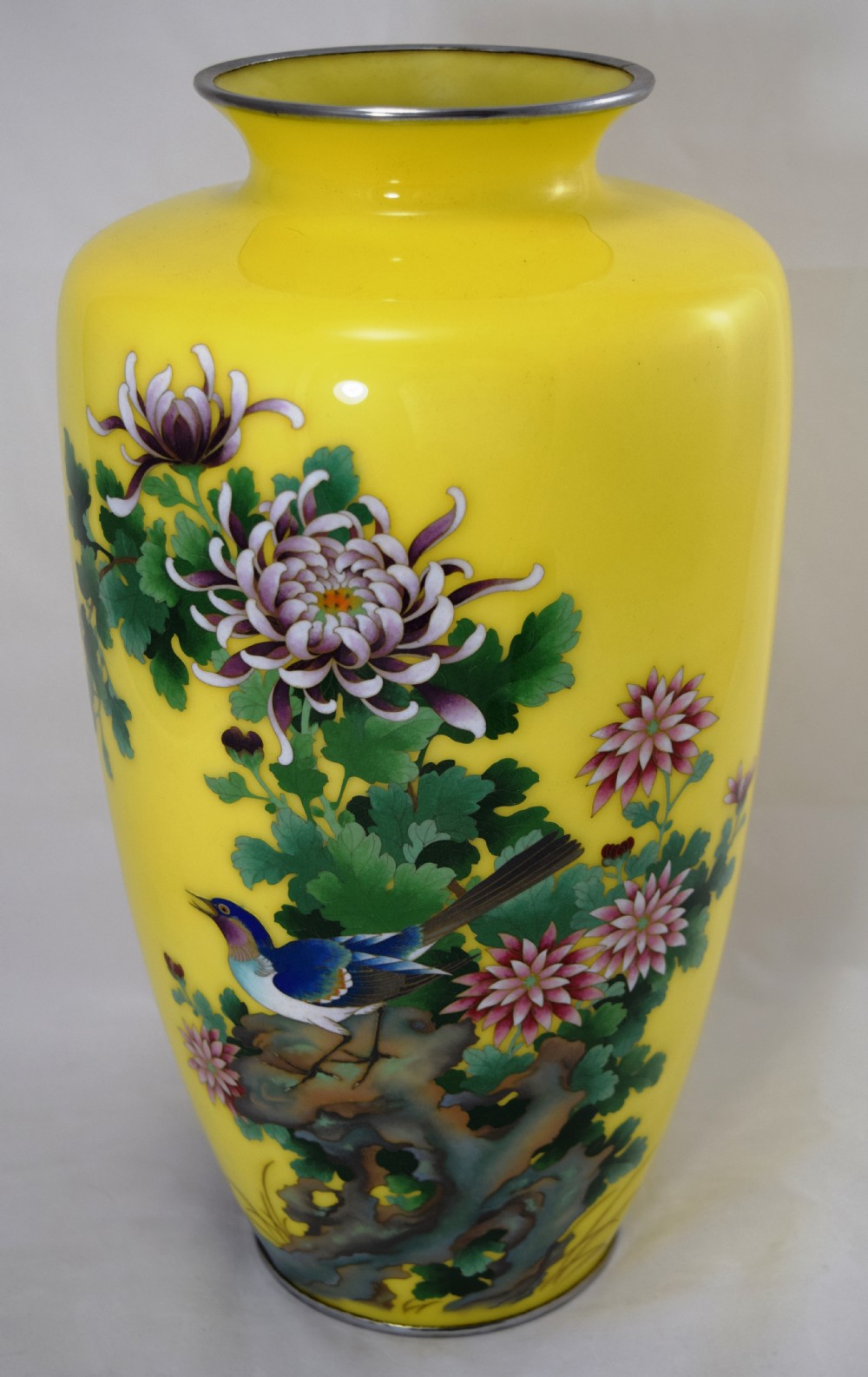 LARGE STRIKING YELLOW GROUND JAPANESE CLOISONNE VASE View VI