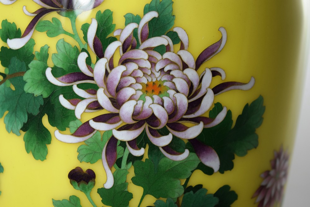 LARGE STRIKING YELLOW GROUND JAPANESE CLOISONNE VASE View IX