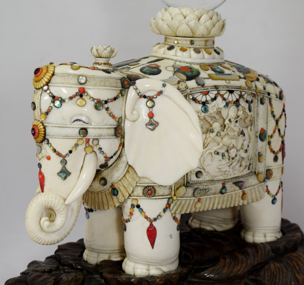 A MAGNIFICENT LARGE JAPANESE SHIBAYAMA IVORY ELEPHANT ON STAND BY JOGYOKU View III