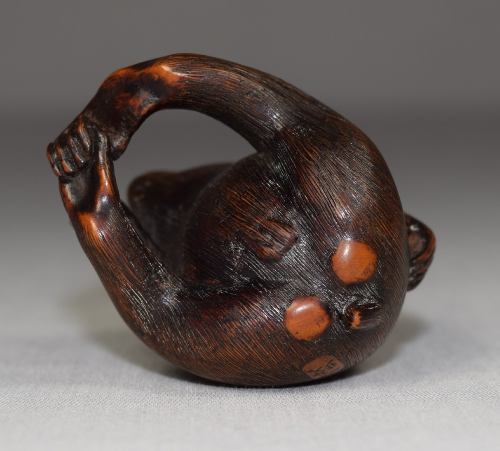 LARGE JAPANESE BOXWOOD NETSUKE MONKEY SIGNED ICHIMASA View V