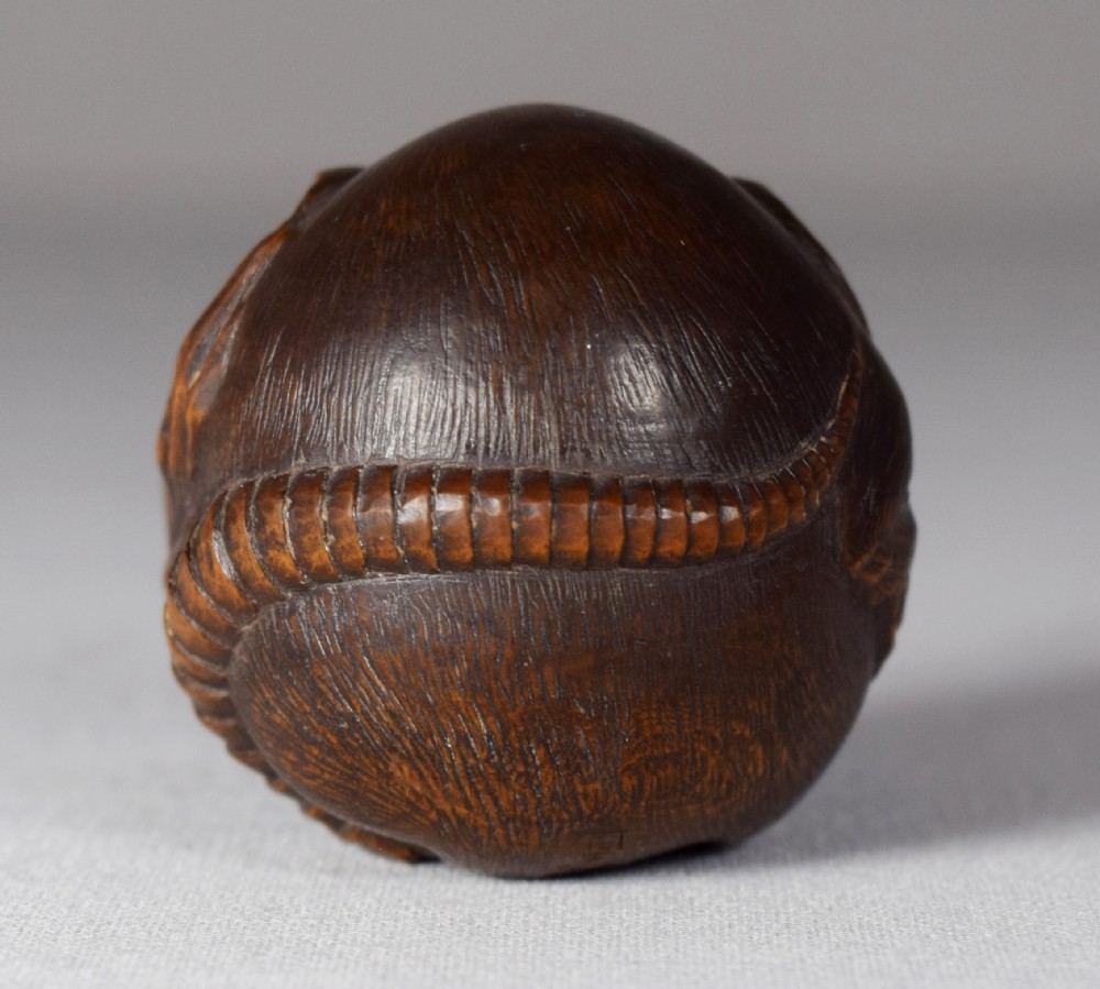 CHARMING JAPANESE BOXWOOD NETSUKE RAT BY 