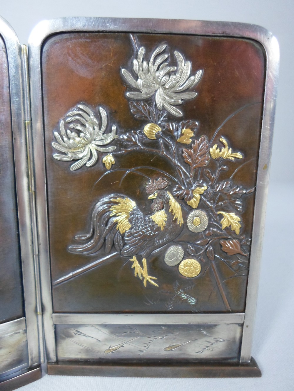 FINE JAPANESE BRONZE MIXED METAL ONLAID TABLE SCREEN View II