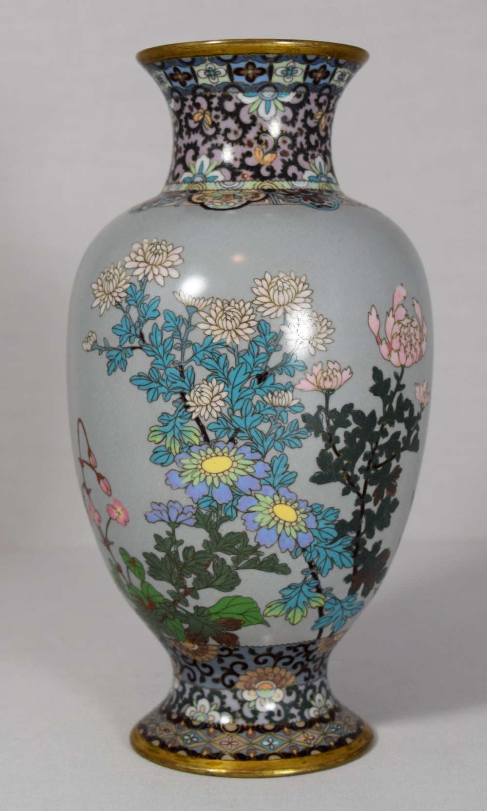 DECORATIVE PAIR OF JAPANESE CLOISONNE MEIJI PERIOD VASES View VI