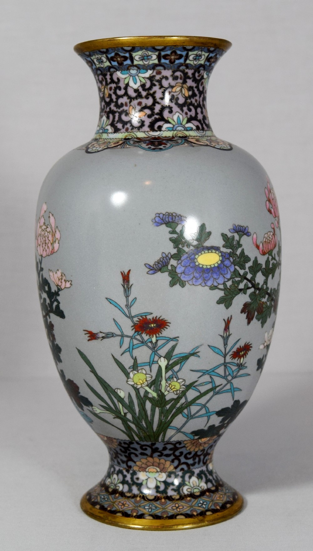 DECORATIVE PAIR OF JAPANESE CLOISONNE MEIJI PERIOD VASES View VII