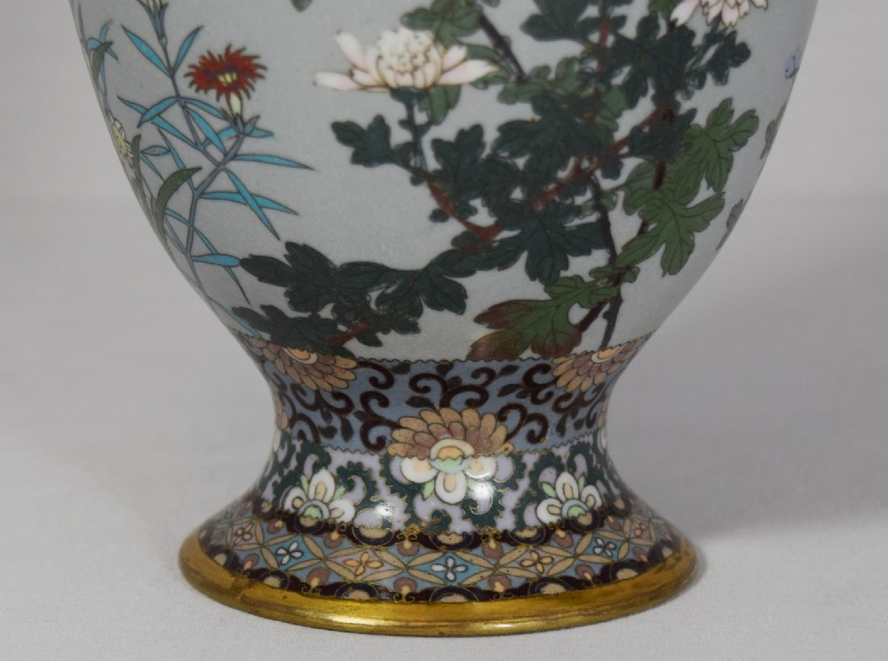 DECORATIVE PAIR OF JAPANESE CLOISONNE MEIJI PERIOD VASES View XI