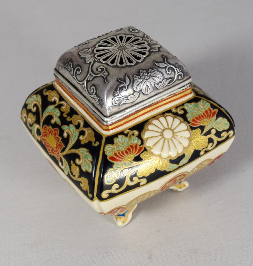  JAPANESE IMPERIAL SATSUMA SILVER TOPPED KORO View V
