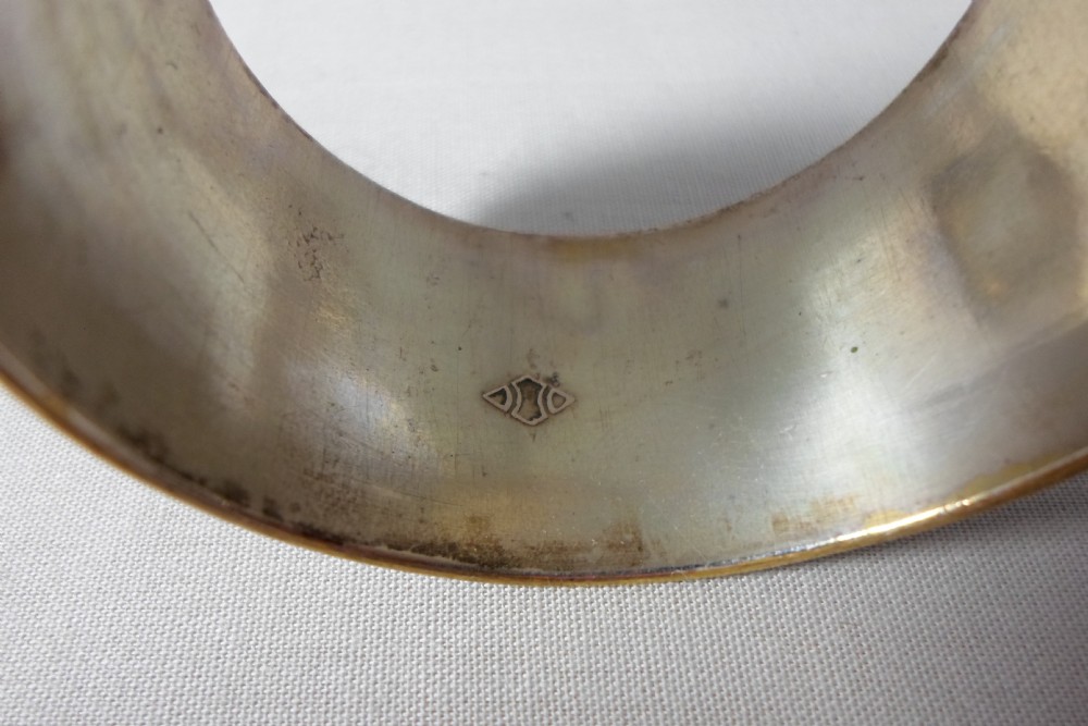 SET OF SIX JAPANESE MIXED METAL NAPKIN RINGS IN TOMOBAKO View IX