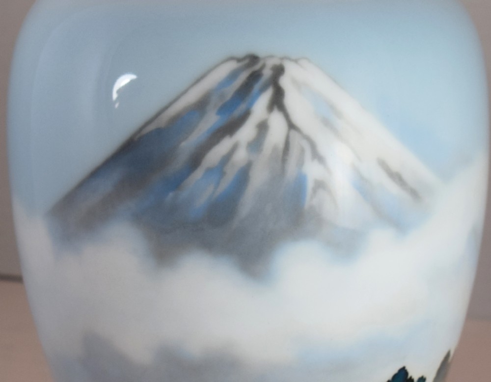 LARGE ANDO JAPANESE CLOISONNE VASE DEPICTING MOUNT FUJI View VIII