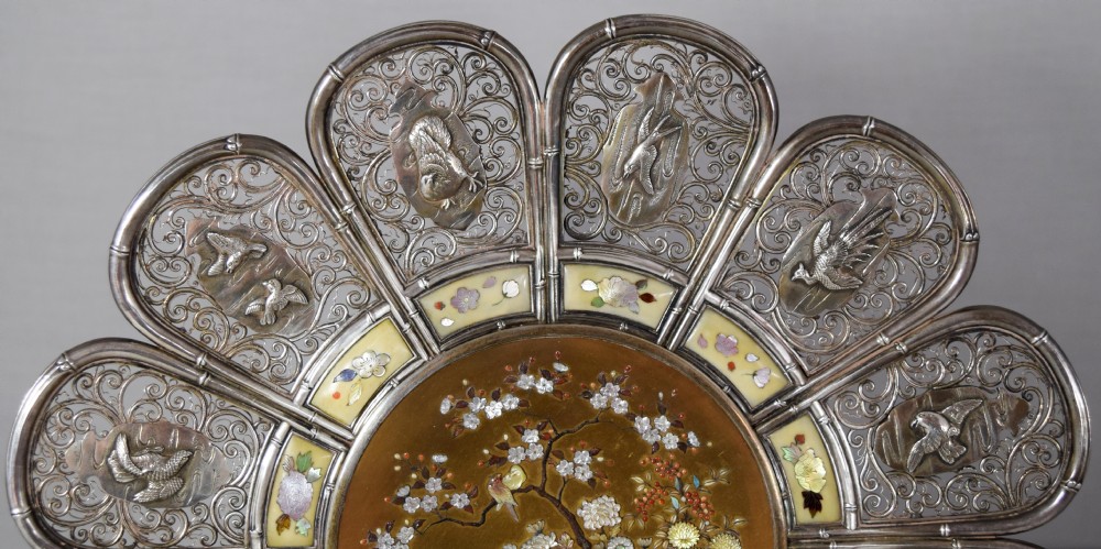 EXQUISITE JAPANESE GOLD LACQUER & SHIBAYAMA SILVER PANEL View III