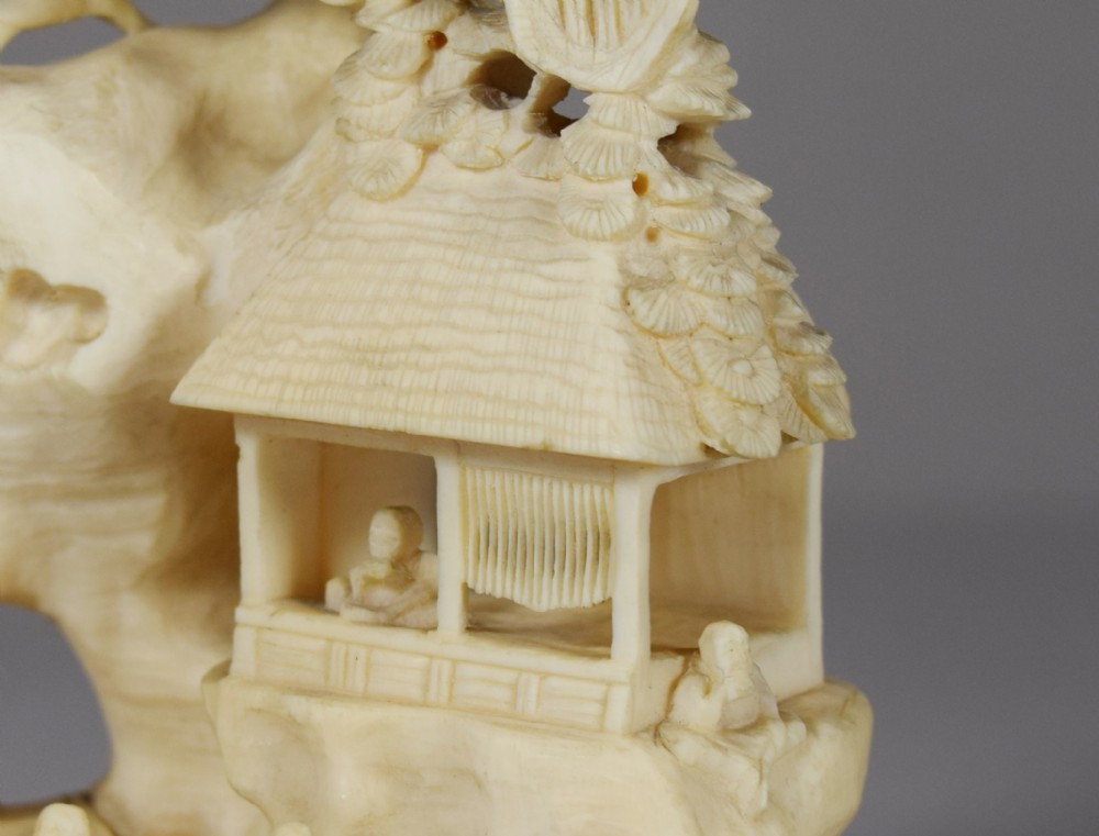 JAPANESE ONE PIECE IVORY OKIMONO FISHERMAN DRYING NETS View IX