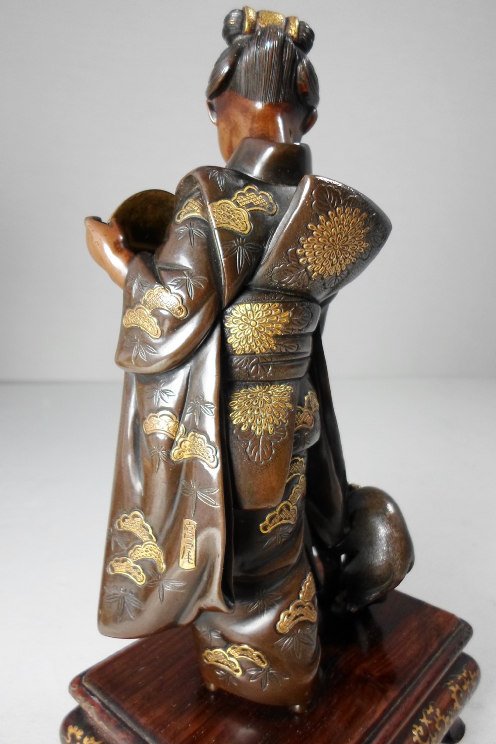 A CHARMING JAPANESE MIYAO EISUKE PARCEL GILT BRONZE BIJIN View VI