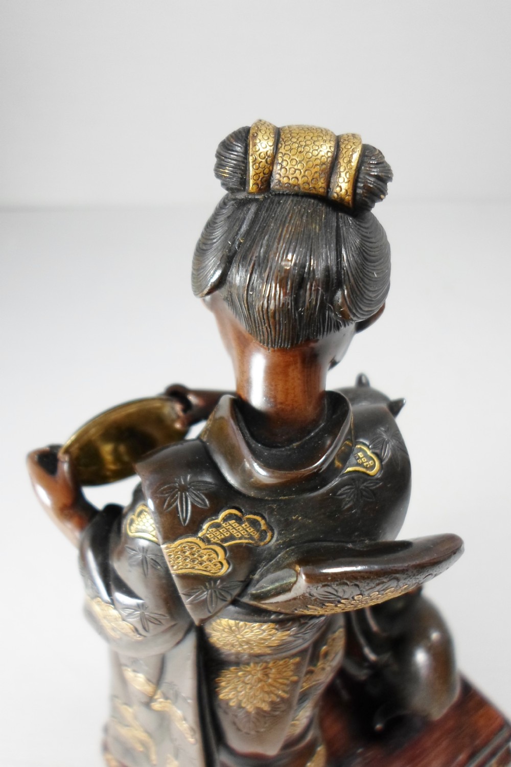 A CHARMING JAPANESE MIYAO EISUKE PARCEL GILT BRONZE BIJIN View VIII