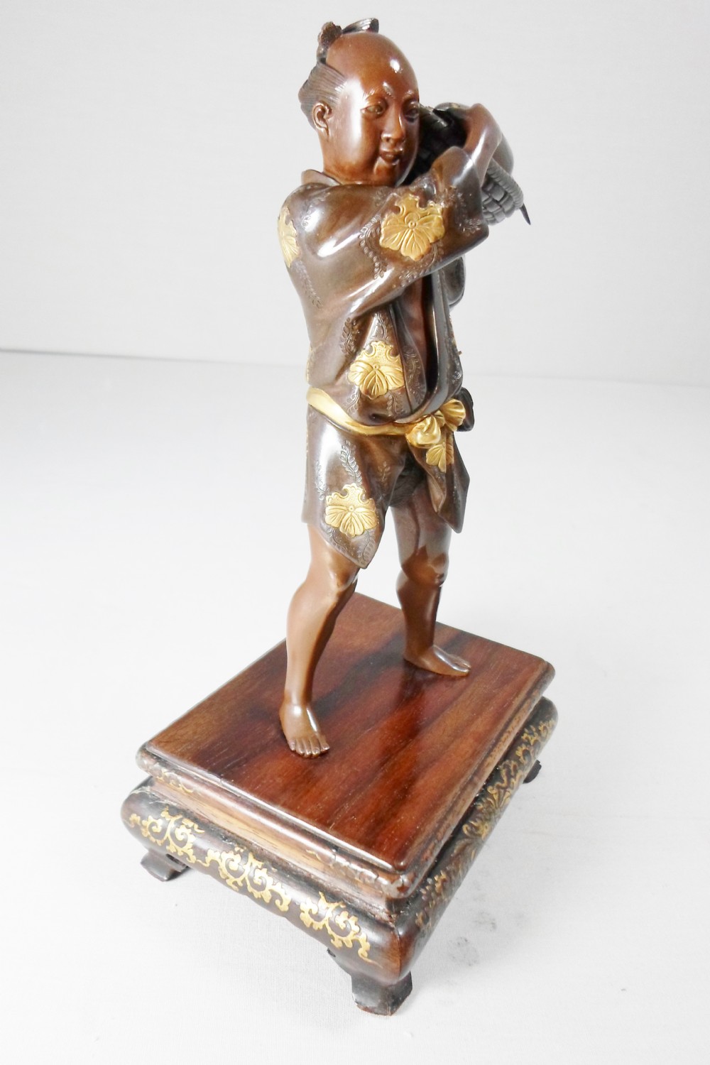 A GOOD JAPANESE MIYAO EISUKE PARCEL GILT BRONZE OKIMONO View III