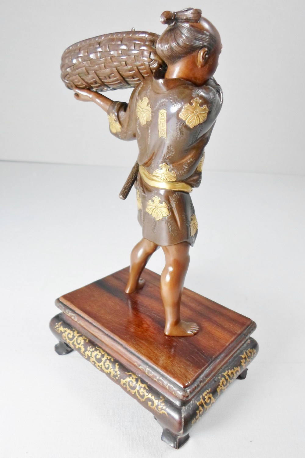 A GOOD JAPANESE MIYAO EISUKE PARCEL GILT BRONZE OKIMONO View IV