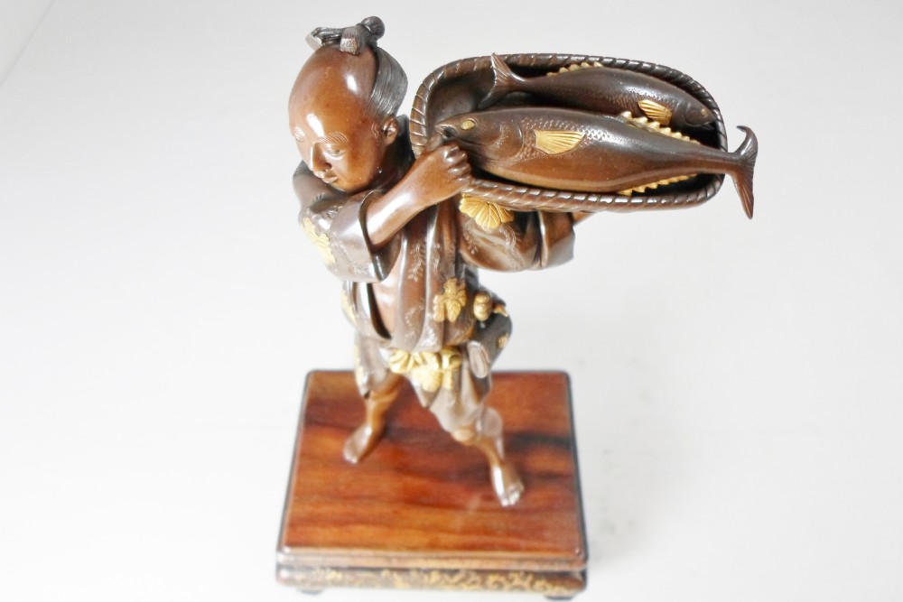 A GOOD JAPANESE MIYAO EISUKE PARCEL GILT BRONZE OKIMONO View VIII