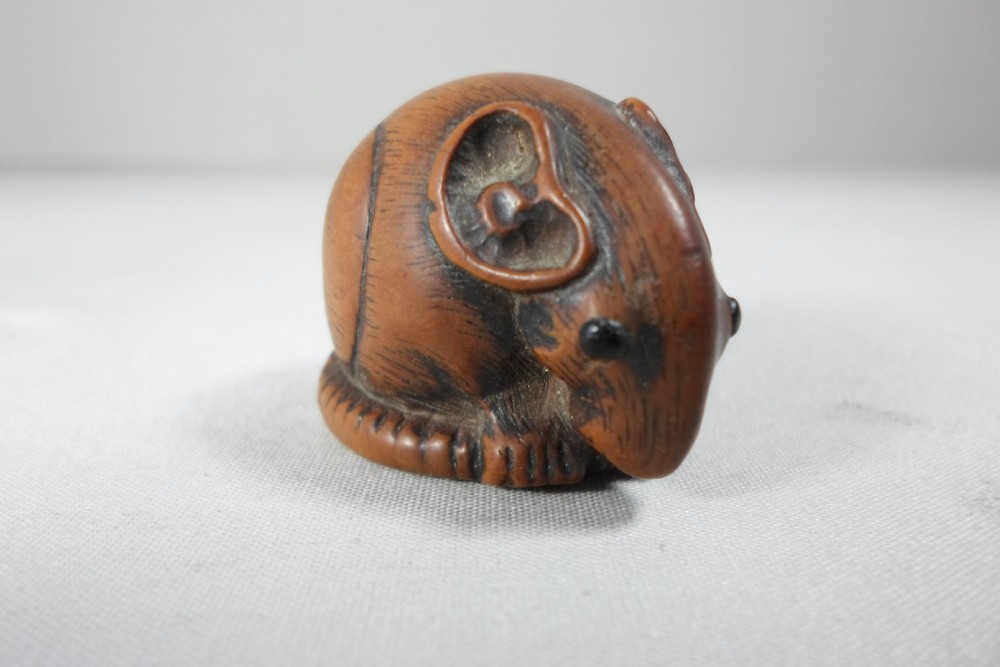 19th century japanese boxwood rat netsuke - CATEGORY: ANTIQUE BOXES - DATED 1890