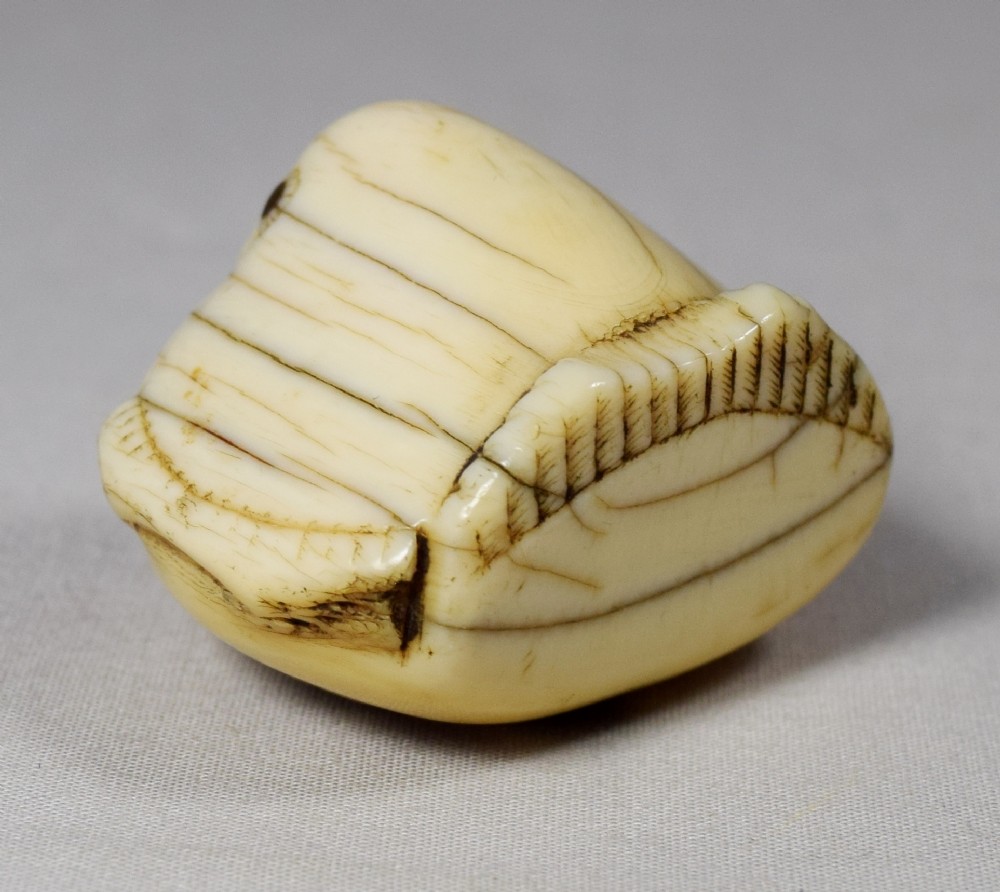 AN 18TH C JAPANESE IVORY FAT SPARROW NETSUKE SIGNED GENKO View V